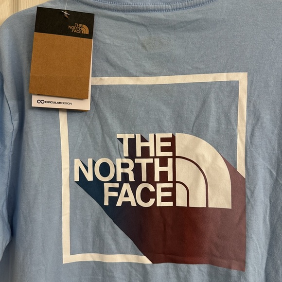 The North Face Women’s Shirt - Picture 8 of 9